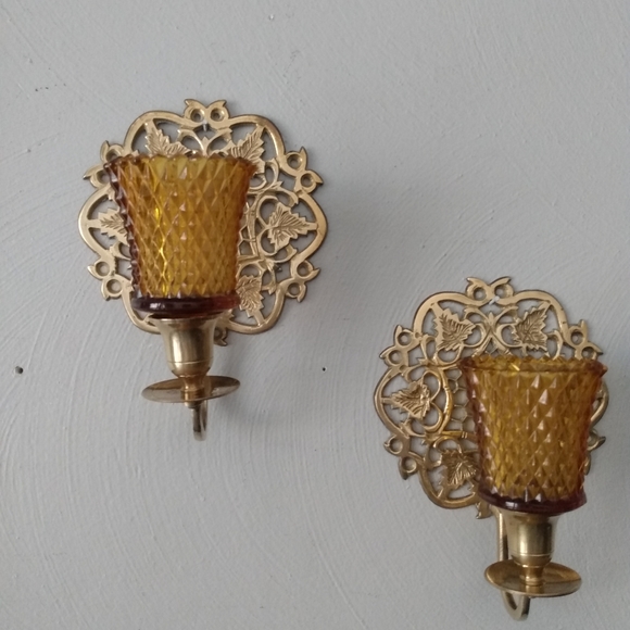 Brass Ornate Leaves honeycomb wall Candleholders - Picture 3 of 15
